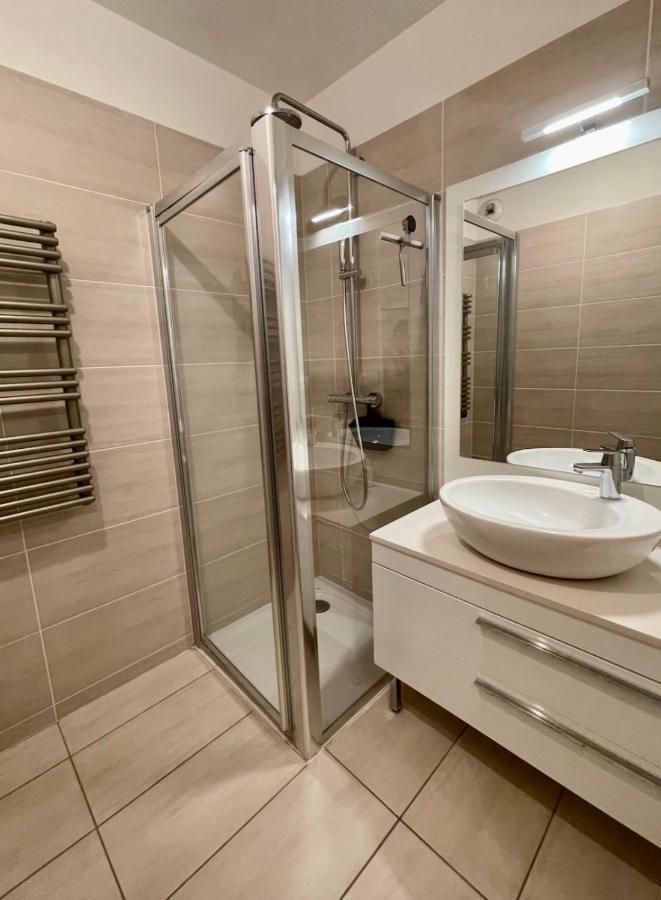 Oxford 1 Bedroom Apartment In A Brand New Building With A Pool Cannes Ngoại thất bức ảnh